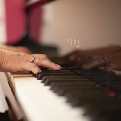 Elizabeth Koch playing piano